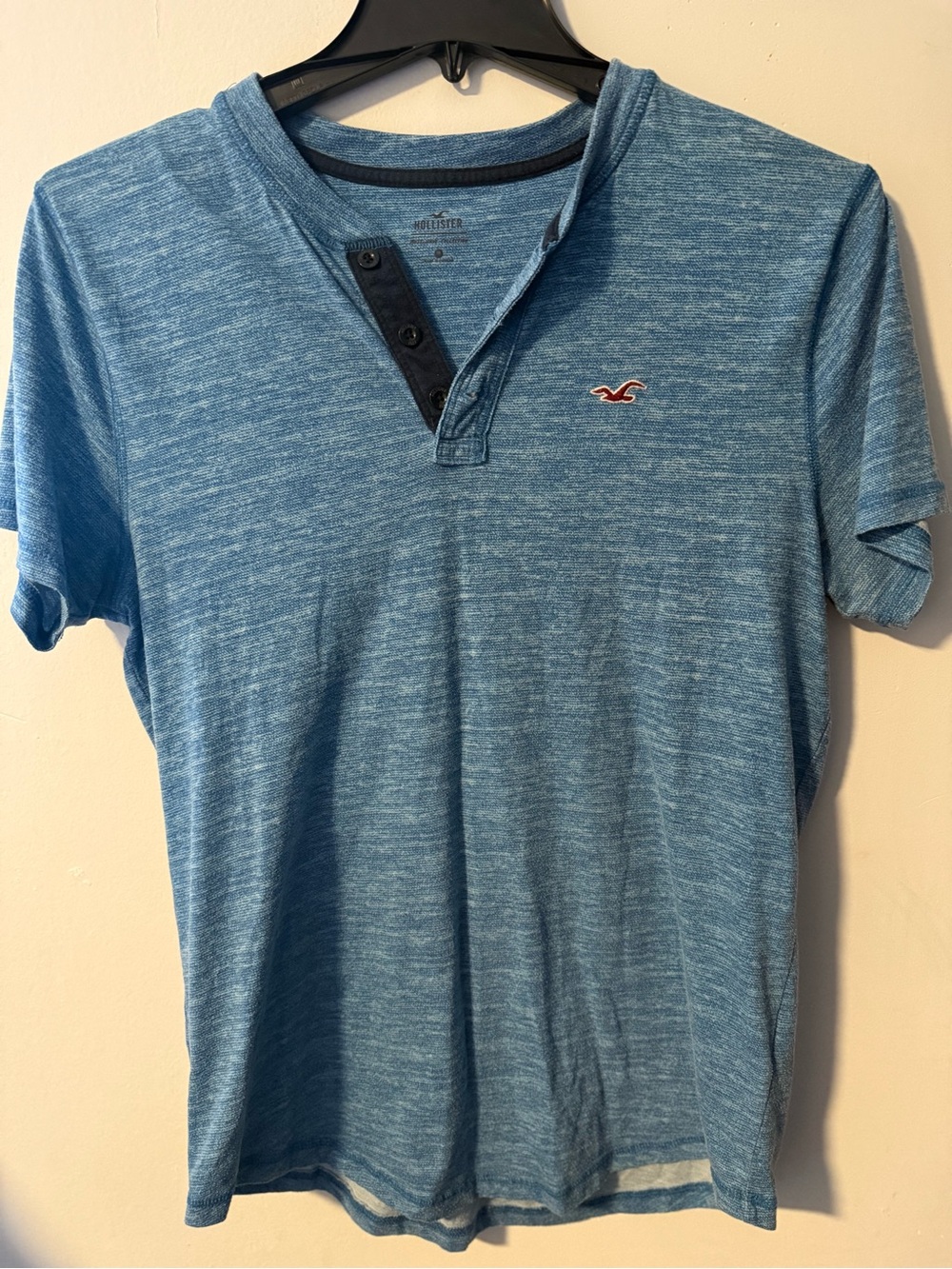Hollister Blue Heather Short-Sleeve Henley Shirt size medium